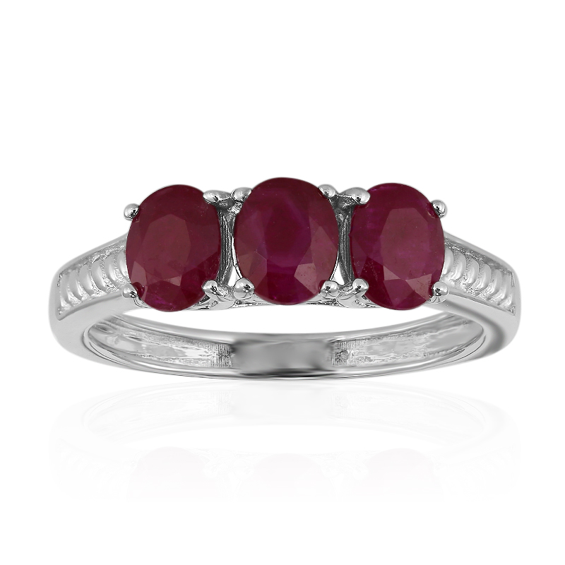 Kenianischer Rubin-Silberring Kenianischer Rubin-Silberring