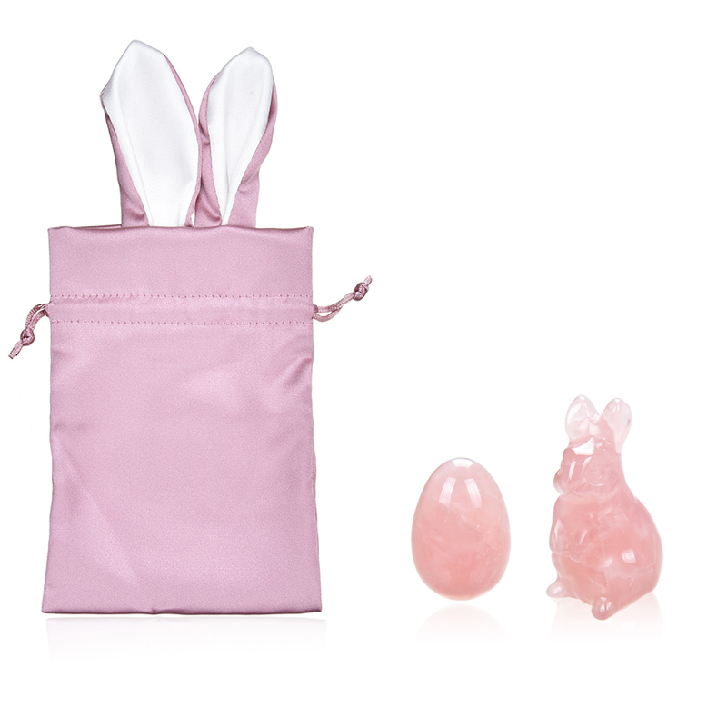 Rosenquarz-Hase mit Ei