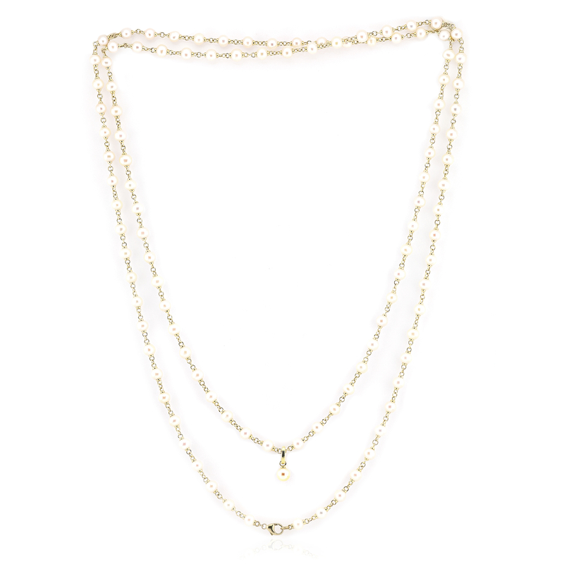 Weiße Süßwasserzuchtperlen-Goldhalskette (Michelle Albala) Weiße Süßwasserzuchtperlen-Goldhalskette (Michelle Albala)