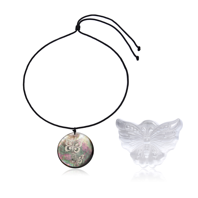 Selenit-Schmetterling mit Perlmutt-Halskette